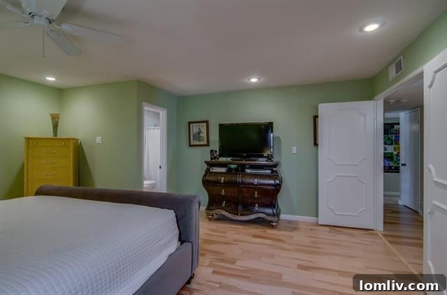 Kitchen Appliances and Backsplash