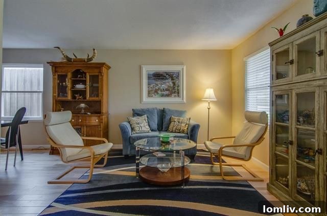 Interior Light at 3065 Kinkaid Dr