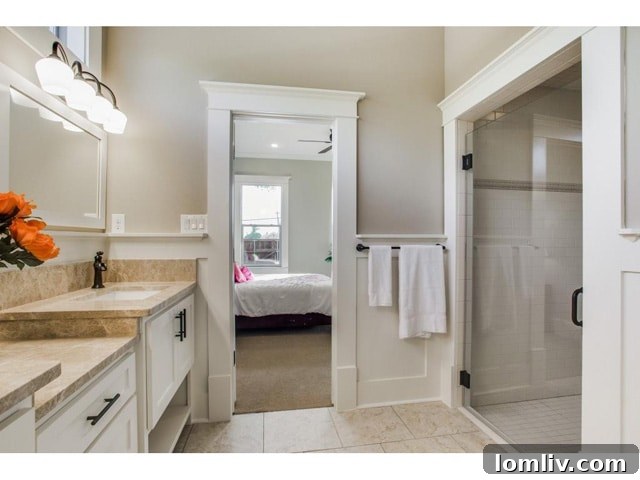 736 Elsbeth Master Shower - A luxurious and spacious walk-in shower