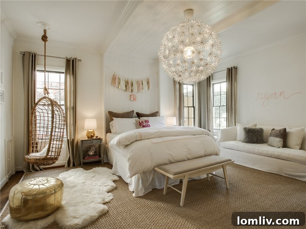 Master bedroom sitting area