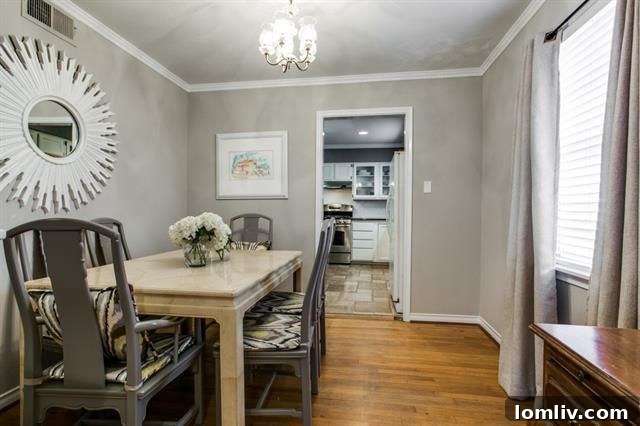8521 Lockhaven Dr - Fireplace