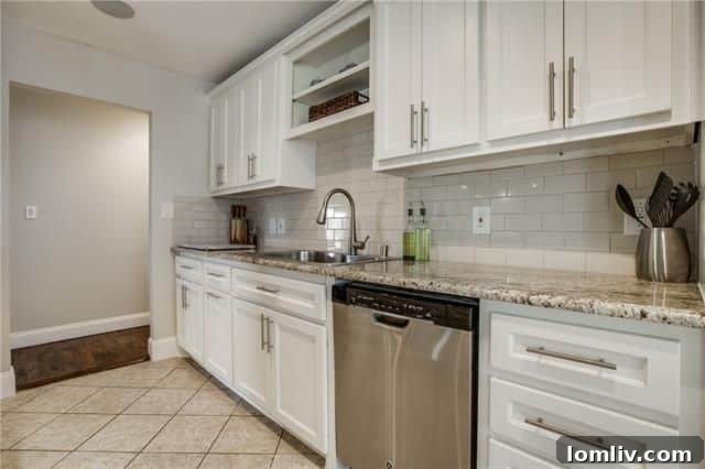 Park Forest Reno: Expansive 2,300+ SqFt with Open-Concept Living and Premium Amenities 14 Breakfast area adjacent to the kitchen, perfect for casual dining