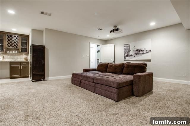 Park Forest Reno: Expansive 2,300+ SqFt with Open-Concept Living and Premium Amenities 24 Spacious master bedroom offering comfort and style