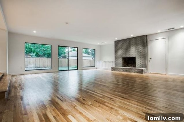 Lochwood's Sweet Escape: A Beautifully Remodeled Ranch 9 Den with Outdoor Access