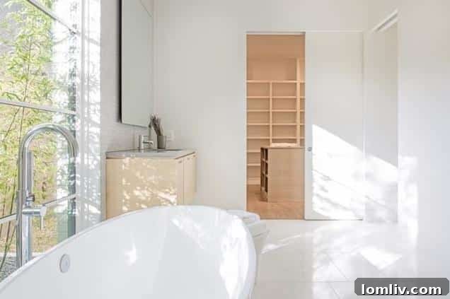 6722-Deloache-master-bath-2
