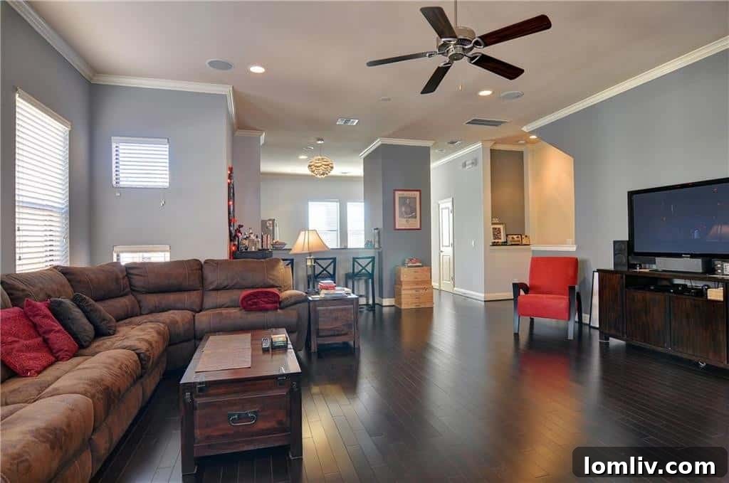 Spacious and Bright Open Concept Living Area in Fort Worth Condo