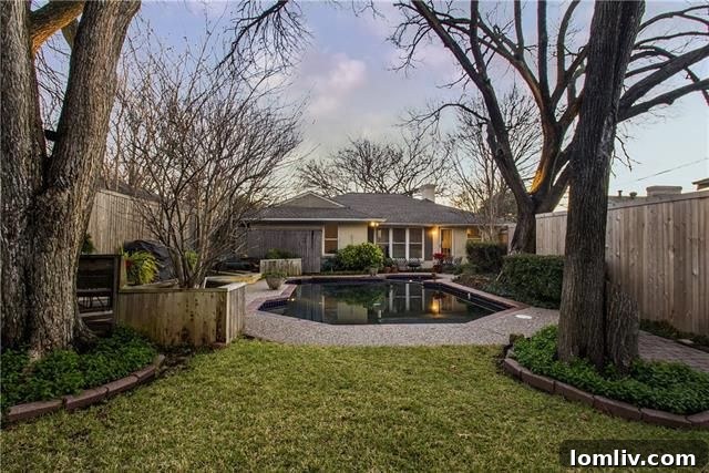 6207 Monticello Ave - Outdoor Seating Area