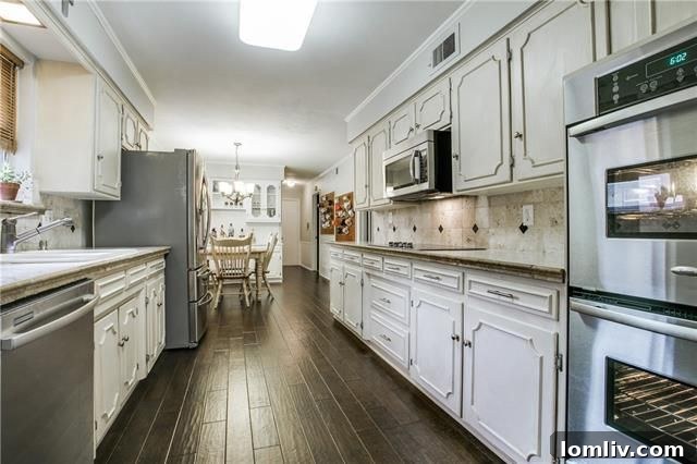6121 Chesley Lane - Updated Kitchen with Tumbled Marble Backsplash