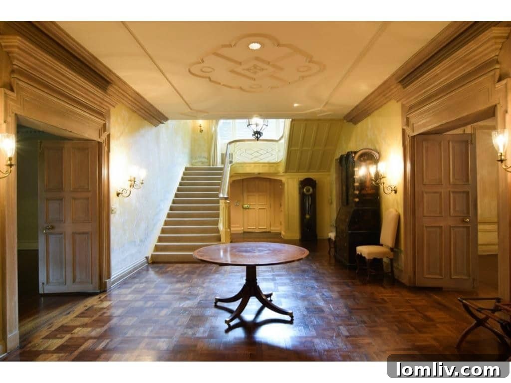 4500 Preston Road Estate Foyer