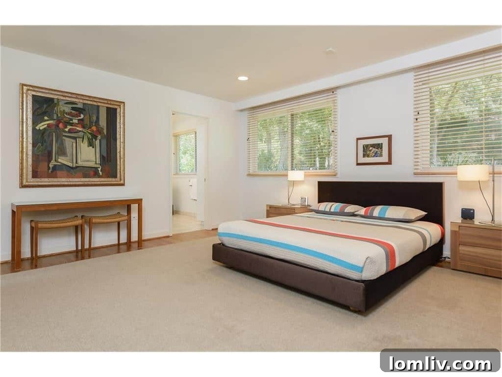 Comfortable Secondary Bedroom in 4605 Watauga, Dallas, TX