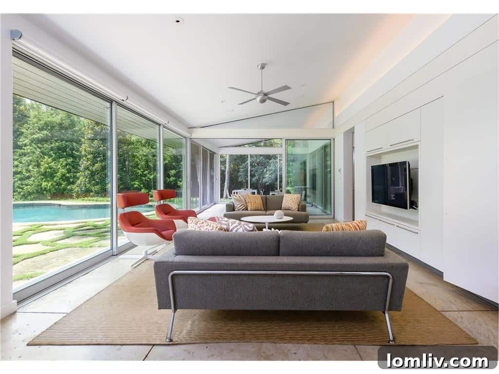 Charming Screened Porch Offering Outdoor Comfort and Privacy in Dallas Home
