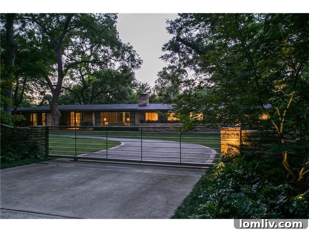 Long Private Driveway Leading to a Prestigious Charles Dilbeck Bluffview Residence