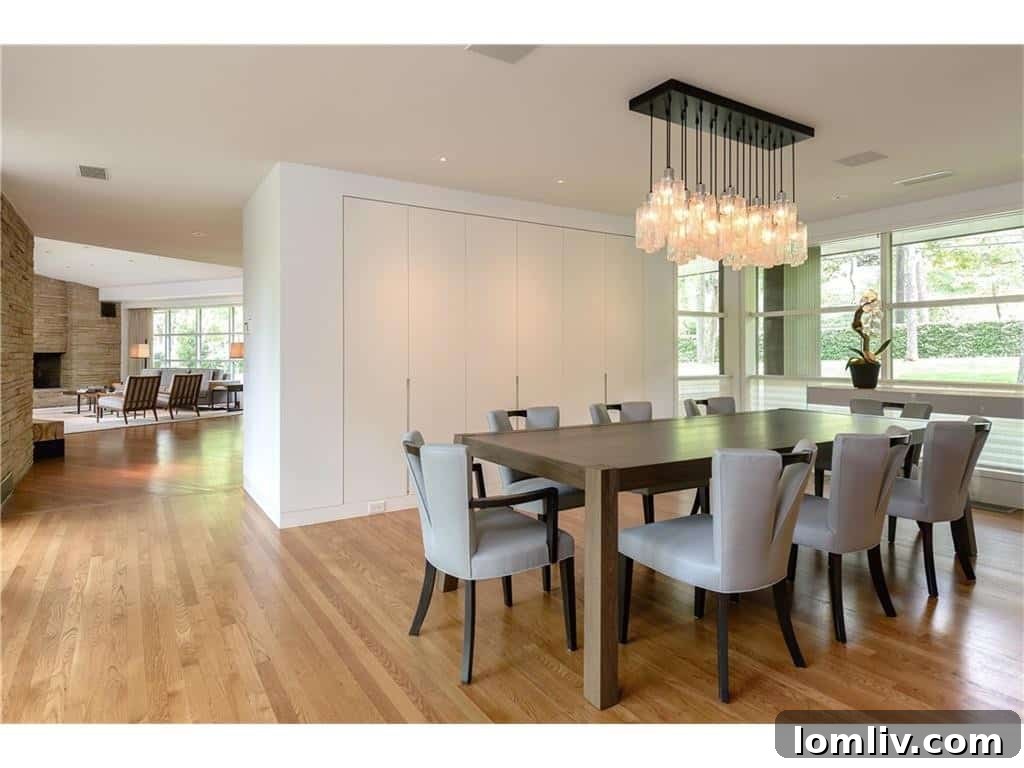 Formal Dining Area Showcasing Refined Interior Design in Bluffview