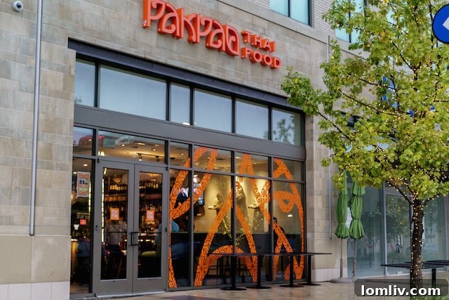 Vibrant Nightlife at Preston Hollow Village restaurants