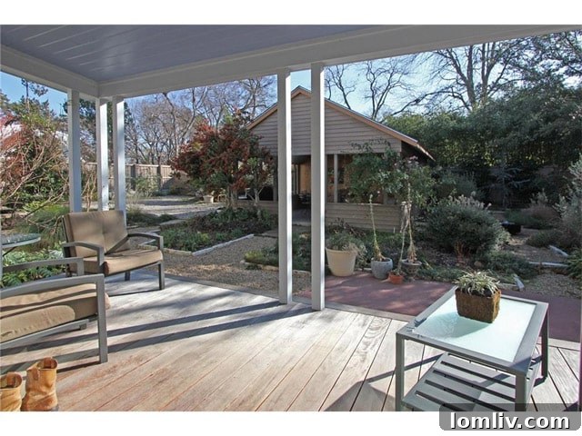 636 W. Colorado Covered Deck - Perfect for Outdoor Relaxation