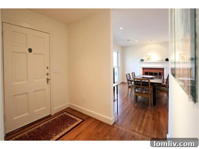636 W. Colorado Foyer - Bright and Welcoming Entrance