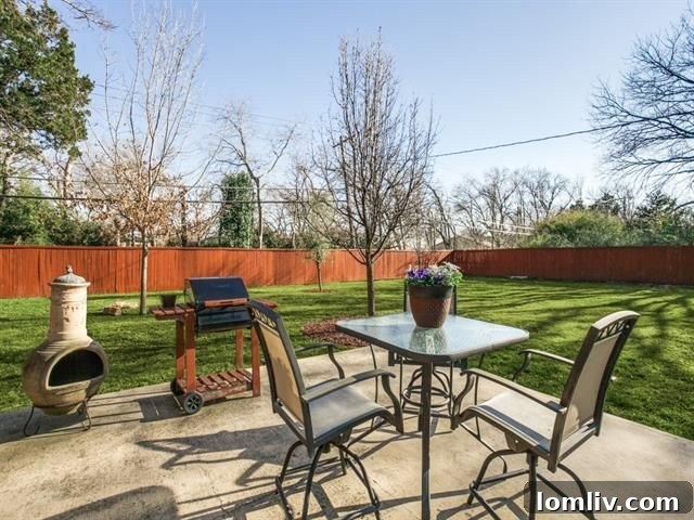 Casa Linda Retreat on 0.33 Acres with Inviting Courtyard and Grand Backyard Oasis 9 Bathroom Interior - 9206 Forest Hills Blvd