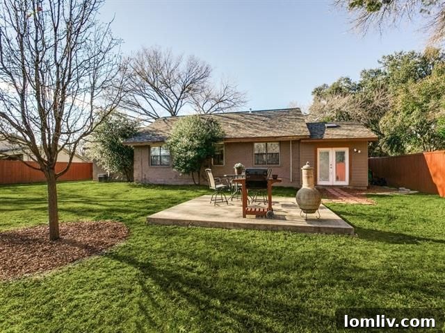 Casa Linda Retreat on 0.33 Acres with Inviting Courtyard and Grand Backyard Oasis 10 Shower Area - 9206 Forest Hills Blvd