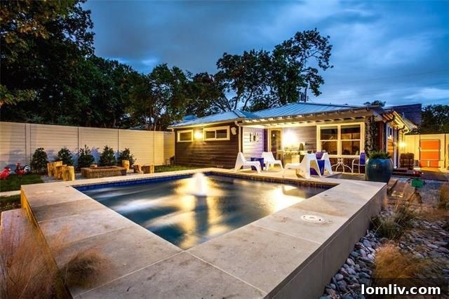 Expansive backyard with lush greenery at 4321 Merrell Rd, Dallas