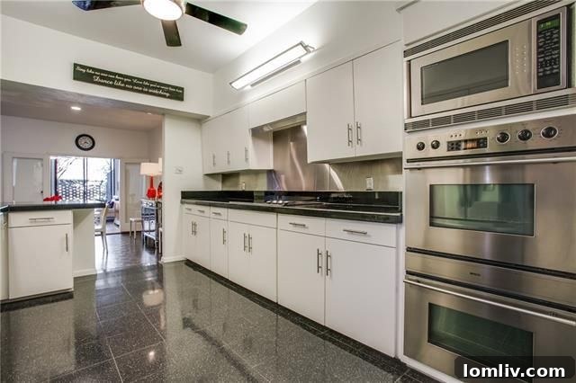 Sunroom offering tranquil greenbelt access