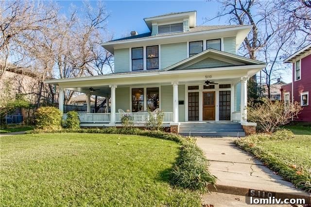 Classic Craftsman facade of 5110 Junius St, Munger Place
