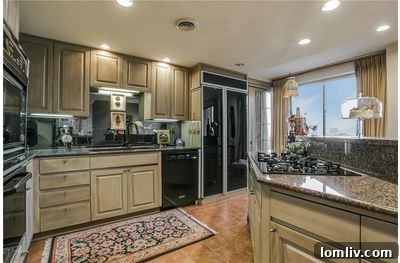 Gas Cooktop in Luxury Goldcrest Kitchen