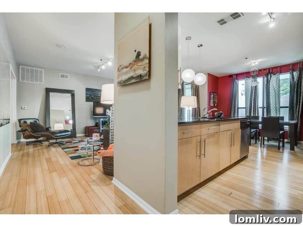4111-Gilbert-Avenue-211-Entry-1024x768
