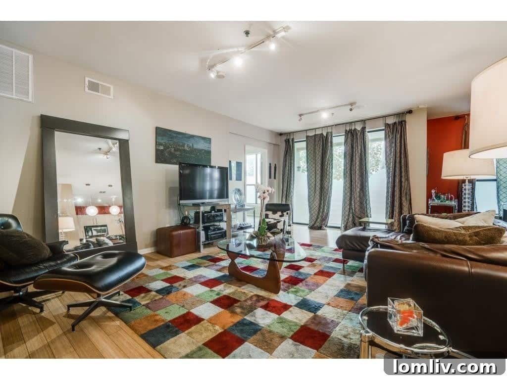 4111-Gilbert-Avenue-211-Living-2-1024x768