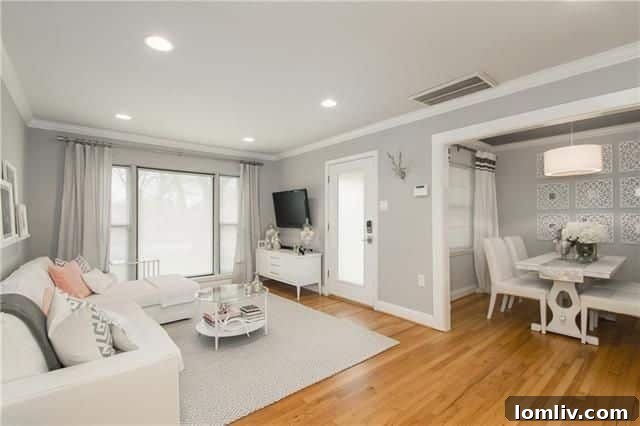 4017 Park Ln - Living Room View