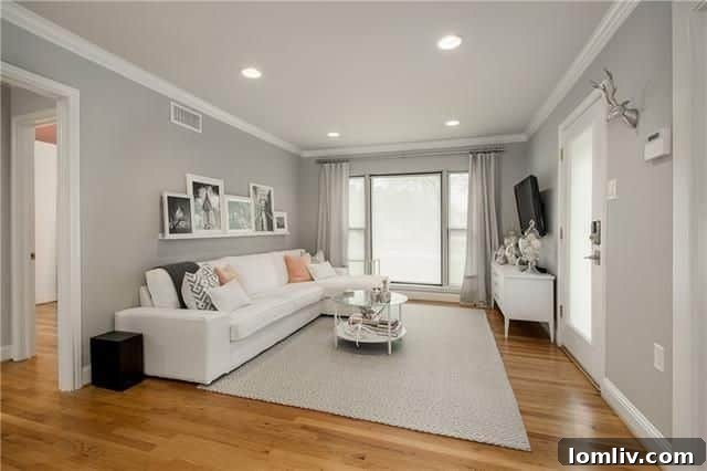 4017 Park Ln - Bright Interior Space