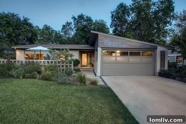 Striking exterior of the Midcentury Modern home at 4522 Rockaway Dr in Hillside, East Dallas.