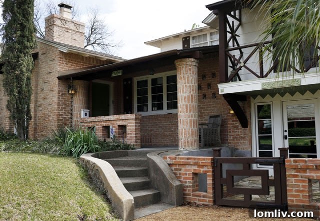 Original details of a 1940 Charles Dilbeck home at 5106 Milam Street in Cochran Heights, Dallas, Texas.