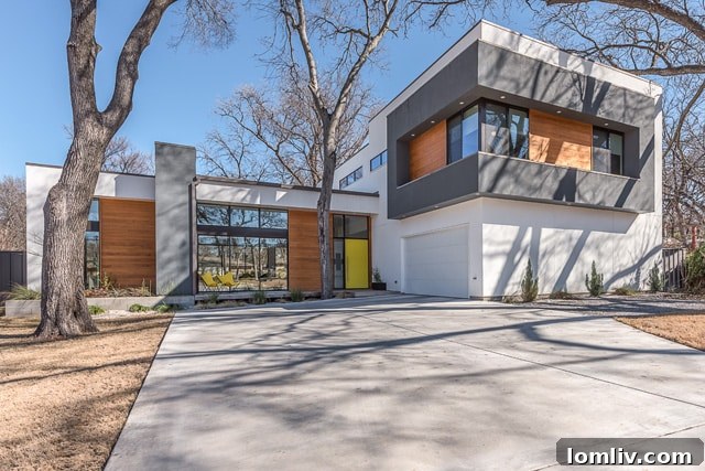 1102 Easton Road, a new build by Greico Modern Homes, featuring contemporary design and architecture.