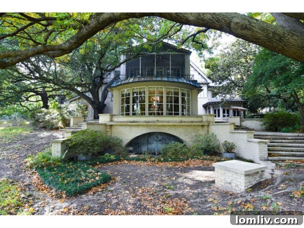 Dallas's Richest Real Estate: Did Andy Beal Acquire the Two Most Expensive Mansions? 23 An elegant fountain gracing the entrance or garden of the Margaret Crow Estate, 4500 Preston Road.