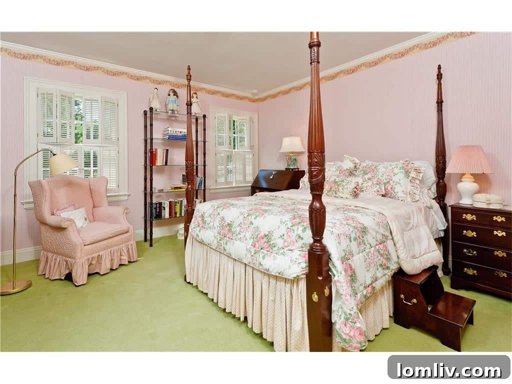 Dave Perry-Miller Curates Dallas' Finest Architecture: Korn, Thompson, Dilbeck 17 Charming pink-themed bedroom at 4248 Armstrong Parkway
