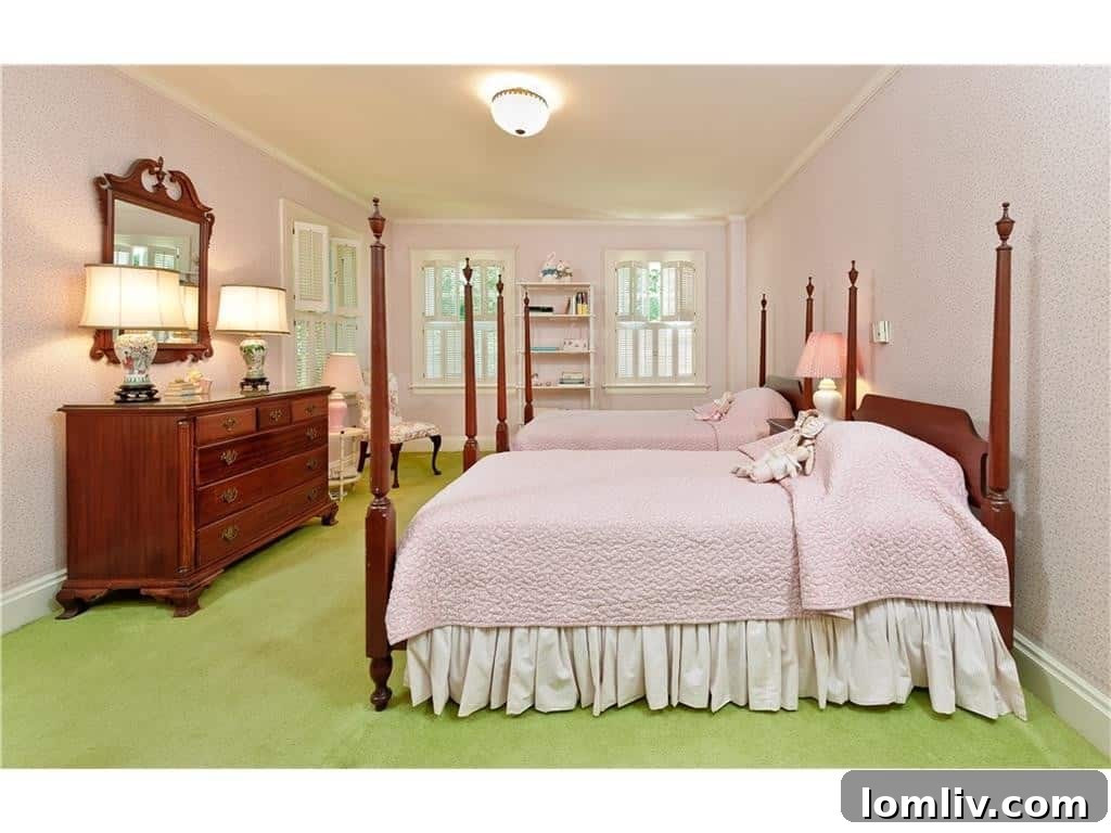 Dave Perry-Miller Curates Dallas' Finest Architecture: Korn, Thompson, Dilbeck 18 Second view of the pink bedroom at 4248 Armstrong Parkway