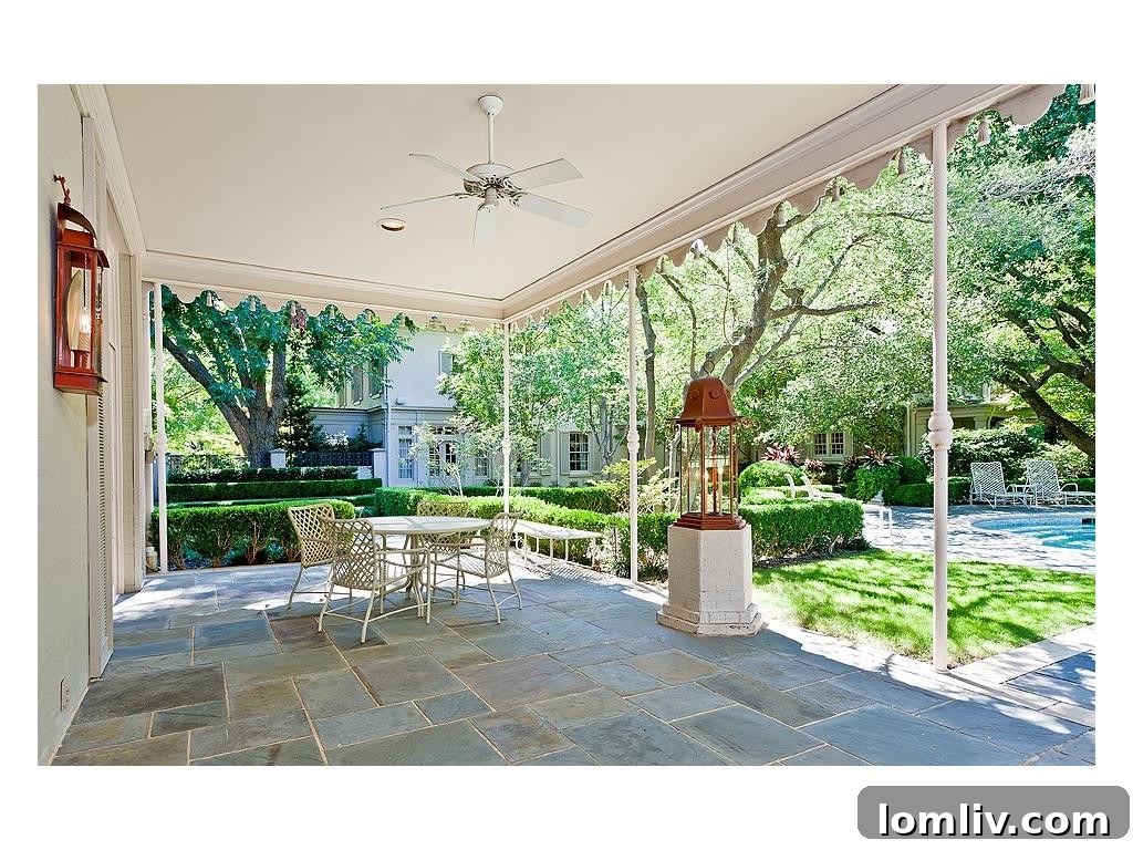 Dave Perry-Miller Curates Dallas' Finest Architecture: Korn, Thompson, Dilbeck 23 Spacious patio for outdoor entertaining at 4248 Armstrong Parkway