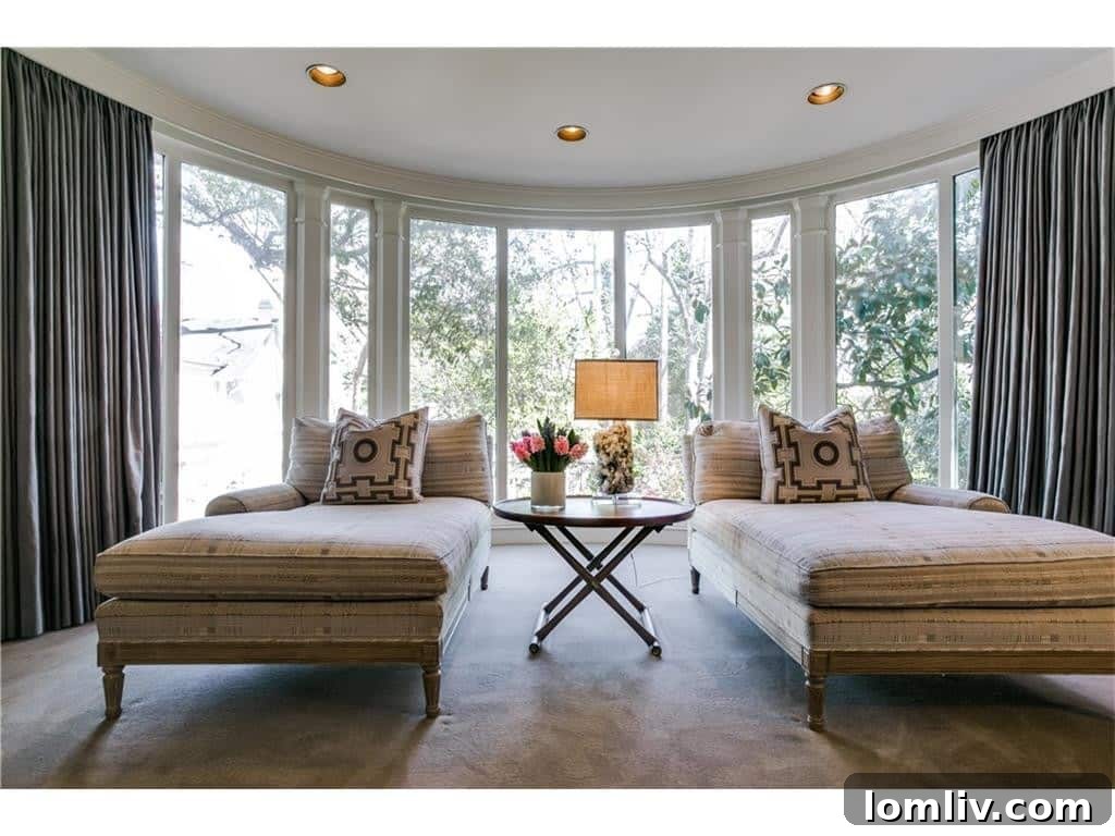 Dave Perry-Miller Curates Dallas' Finest Architecture: Korn, Thompson, Dilbeck 49 Elegant master lounge area at 4908 Lakeside Drive