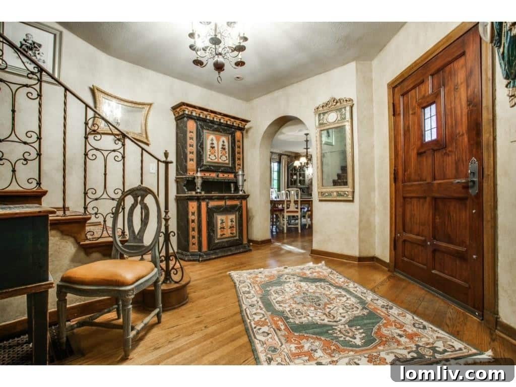 Dave Perry-Miller Curates Dallas' Finest Architecture: Korn, Thompson, Dilbeck 56 Elegant foyer at 6748 Lakewood Boulevard with historic details