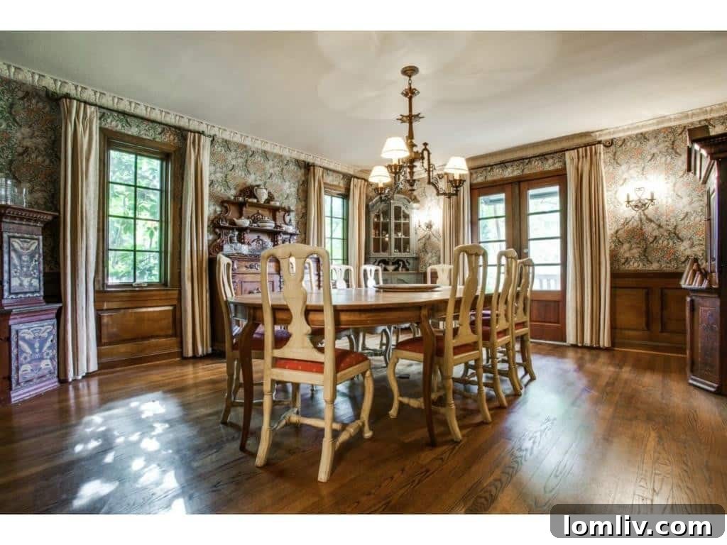 Dave Perry-Miller Curates Dallas' Finest Architecture: Korn, Thompson, Dilbeck 57 Sophisticated dining room at 6748 Lakewood Boulevard
