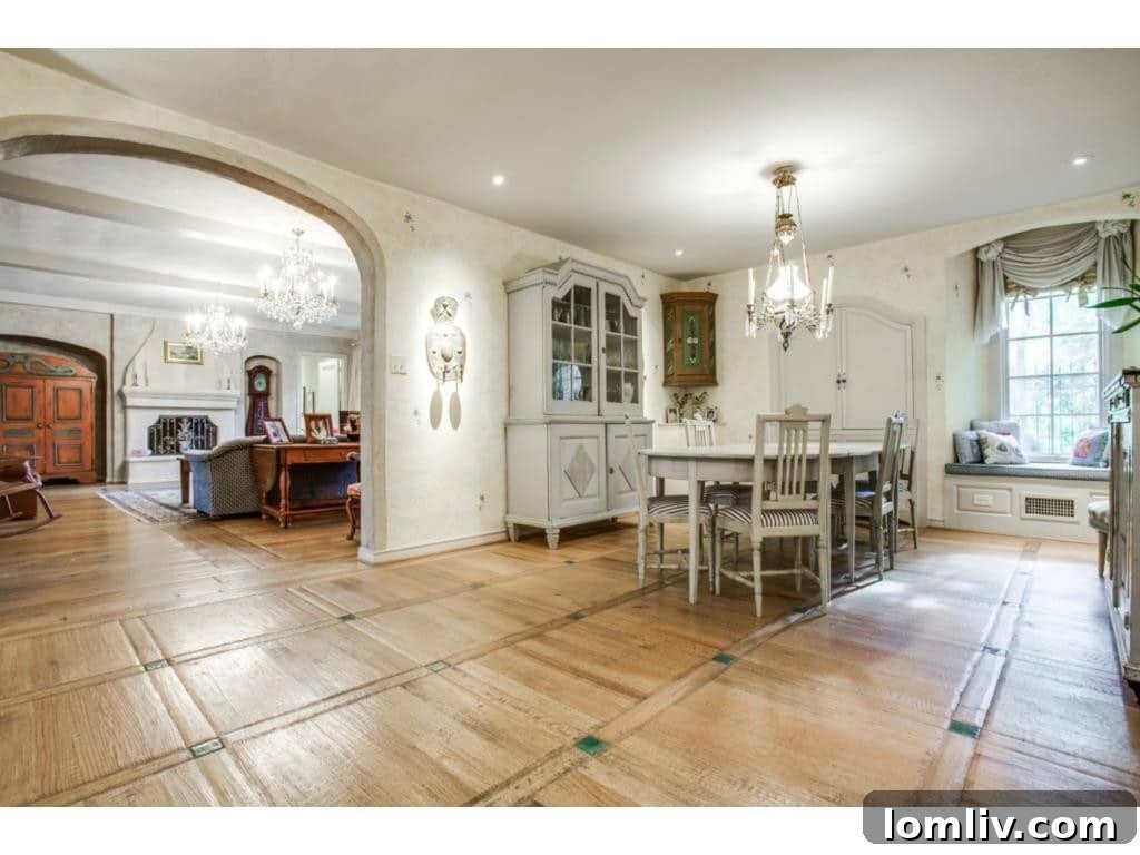 Dave Perry-Miller Curates Dallas' Finest Architecture: Korn, Thompson, Dilbeck 62 Bright breakfast room at 6748 Lakewood Boulevard with built-in seating