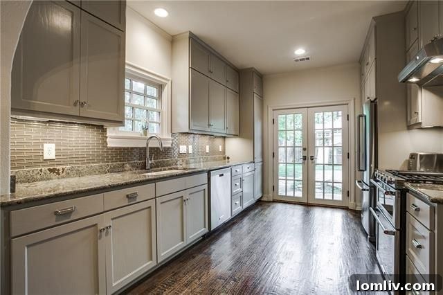 Fully updated kitchen at 6934 Hammond Ave