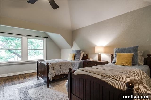 Another bedroom at 6934 Hammond Ave