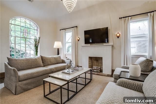 Spacious living room at 6934 Hammond Ave