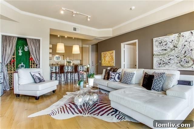Elegant Dining Area with Modern Furnishings