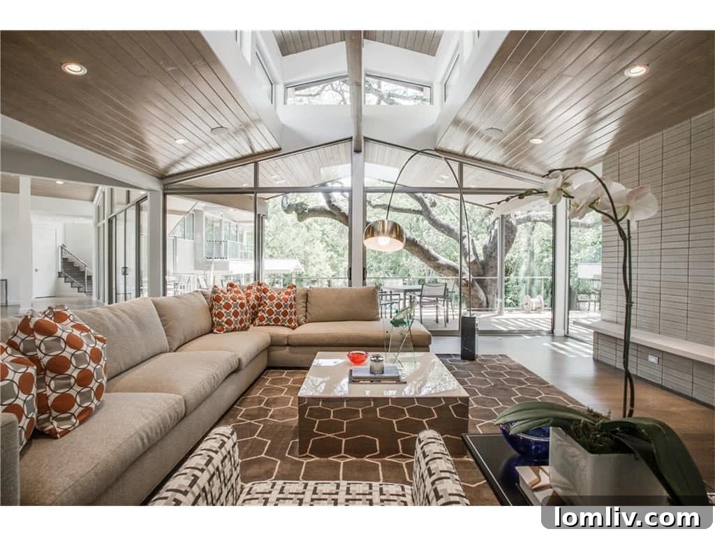 Janmar-Indoor-Outdoor-Living-Glass-Walls
