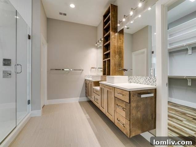 Luxurious Master Bathroom with Dual Shower
