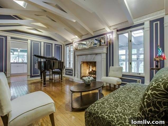 647 Bizerte Avenue Living Room - Spacious Interiors