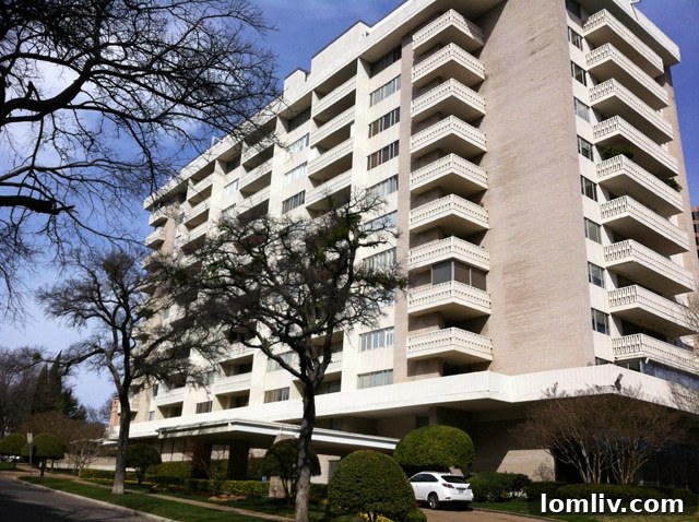 Exterior of Turtle Creek North high-rise