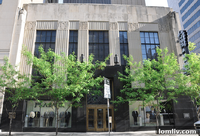 The striking Art Deco architecture of DP&L Flats, the former Dallas Power & Light Building.